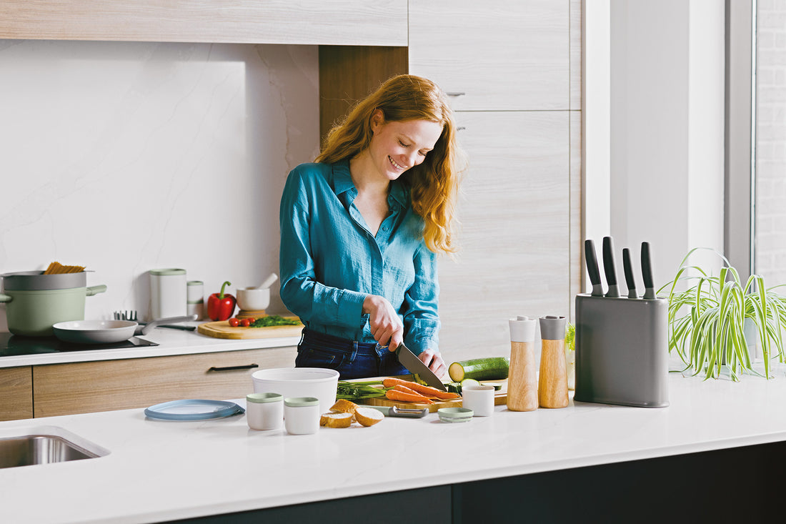 BergHOFF Universal Knife Block - Balance Series with Reversible Grey/Sage Insert and Non-Slip Base