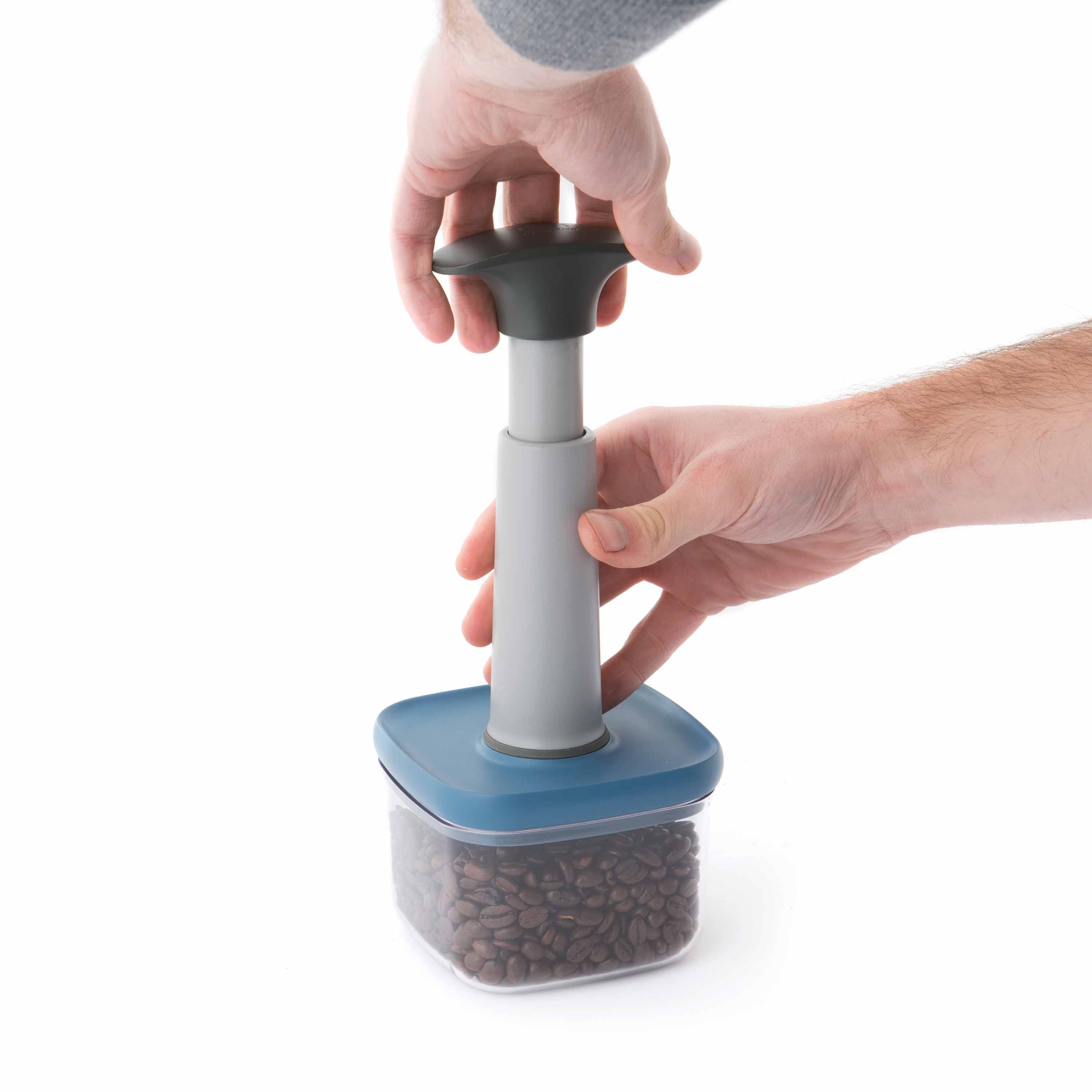 BergHOFF 4-Piece Vacuum Food Container Set - Stackable Airtight Storage with Easy Pump for Freshness