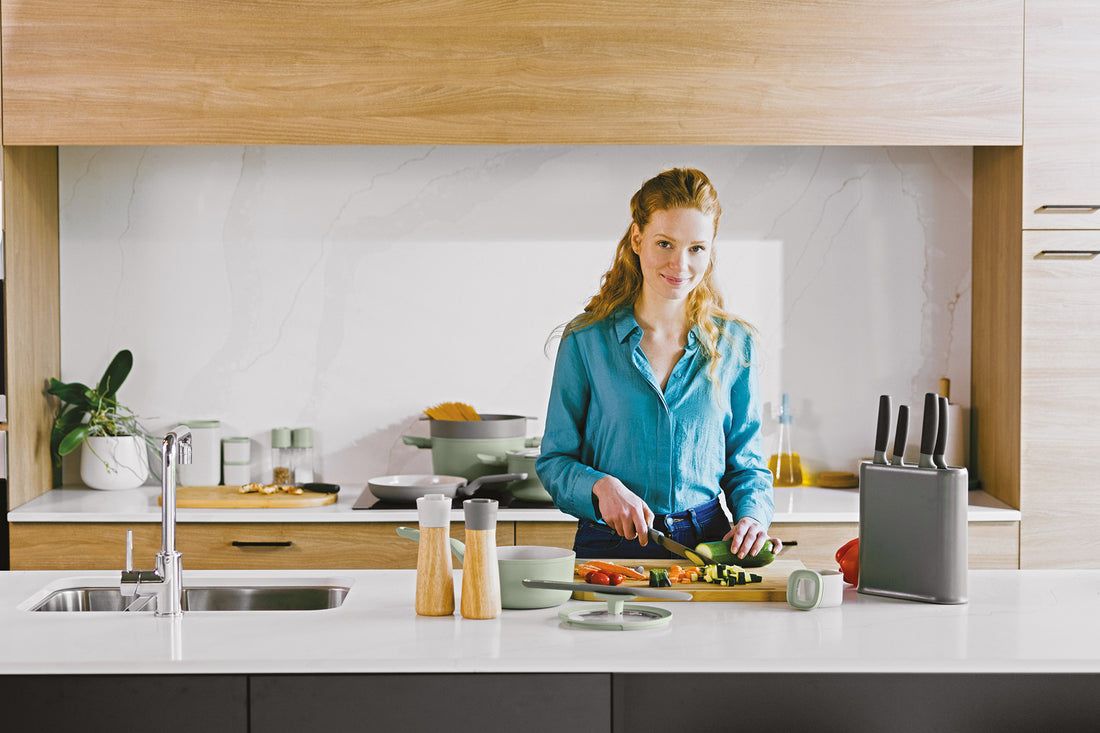 BergHOFF Grinder - Balance Moonmist Series with Ceramic Mechanism and Eco-Friendly Wood Body